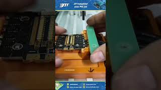 Semi-automatic USB soldering machinePrecise solder joints – saves time.