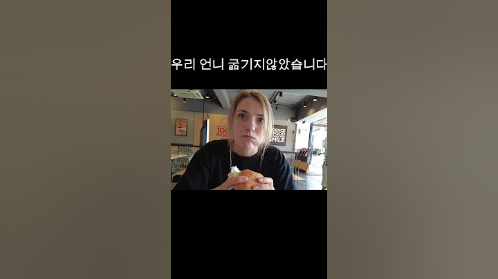 (ENG SUB) Ukrainian twin sister's reaction to eating Korean bulgogi burger for the first time
