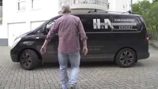 Martin Van Waardenberg Leert Stucadoren En Behangen