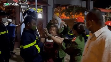 Người Phụ Nữ "Nhảy Múa" Như "Ngộ Không" Và Đập Phá Trên Nóc Cổng Chùa | Báo Dân Việt