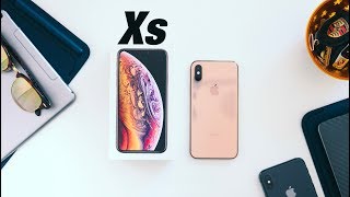 iPhone XS Unboxing + Hands On!