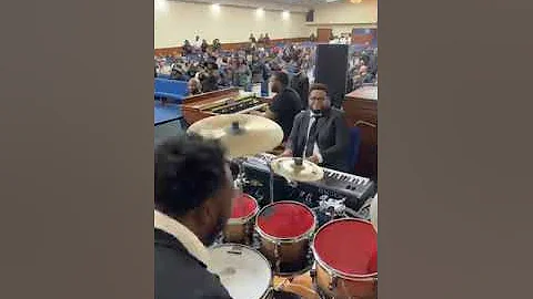 Dennis Dwayne Burks Jr  #praisebreak