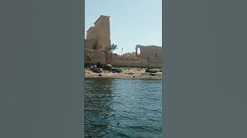 سورة الملك -: «هي المانعة، هي المنجية من عذاب القبر».