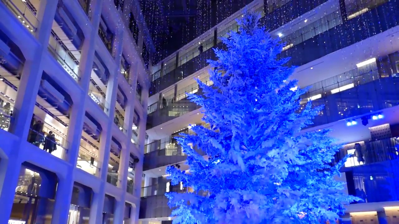 Scene from “White KITTE” White Tree lighting ceremony [RAW VIDEO] santa clause parade