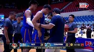 Kevin Alas goes down with apparent knee injury | PBA Season 48 Commissioner's Cup