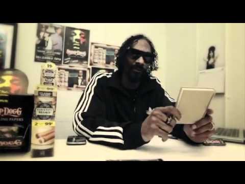 რეპერმა სნუპ დოგმა მოსაწევი წიგნი გამოუშვა