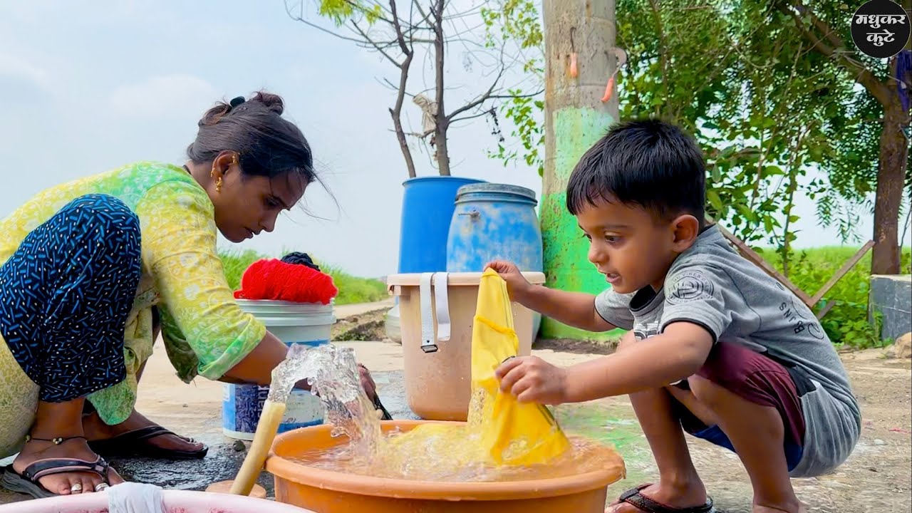 माऊली कपडे धुवून टाकतोय 🫢