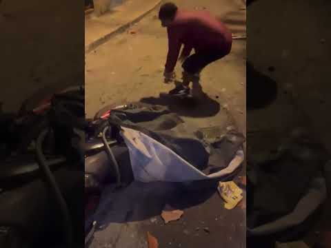 barristas de universitario de deportes incendian moto en ate