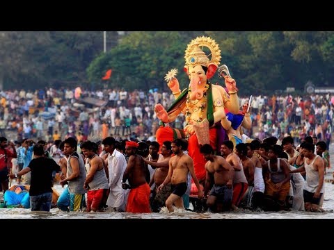 Sare aa song ganesh visarjan  ganpati gele gava la chain pade na Amala 