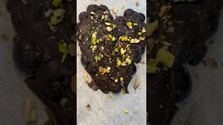 Heart-Shaped Blueberry Bark Recipe 🤍🫐 | Easy Healthy Chocolate Dessert #youtubeshorts