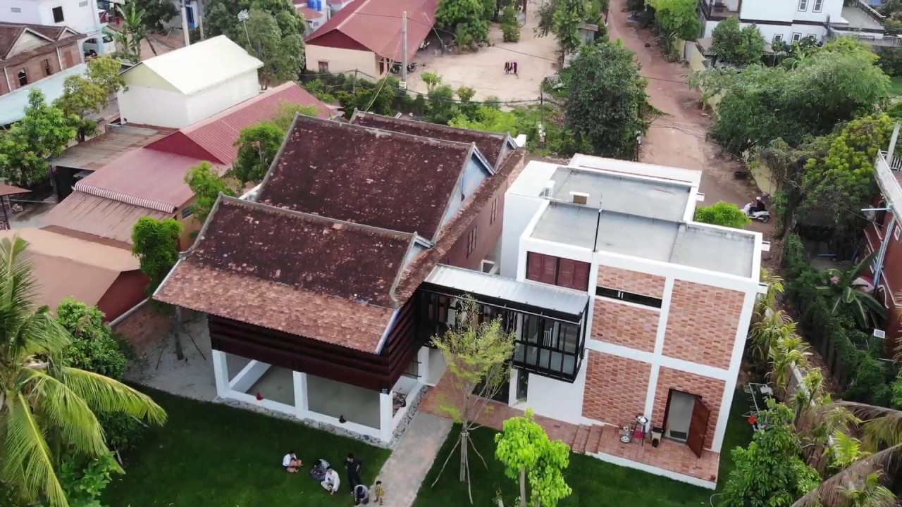 Tropical Garden House by UAD Architects