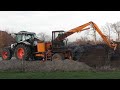 Remove soil from the silage pit