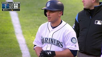 TOR@SEA: Seager rips an RBI single to center field