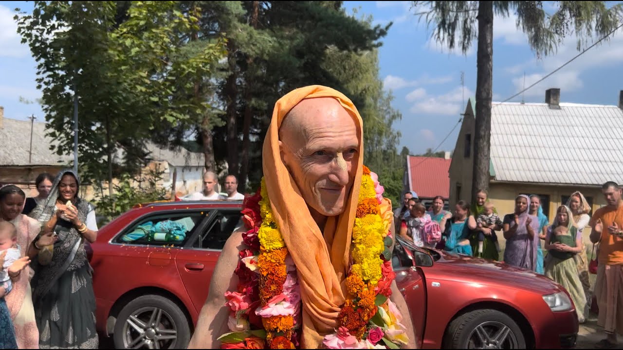 Sripada Bhakti Vikasa Swami  Arrives In Czech Republic