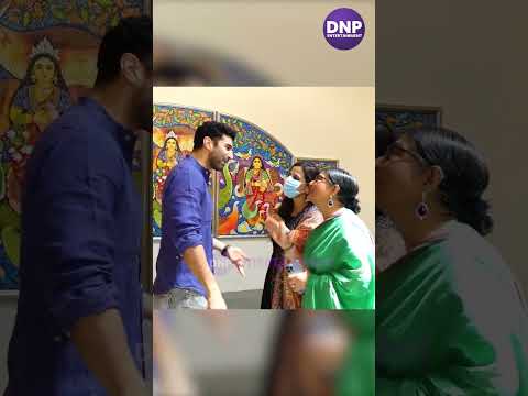 Vidya Balan & Aditya Roy Kapur spotted at an Exhibition || DNP ENTERTAINMENT