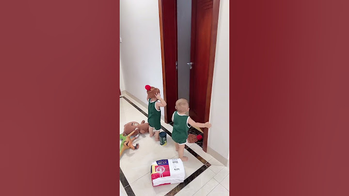 也不知道短短的几分钟闯了多大的祸，能连人带行李的被扔出来！  #funny #funnybaby #comedy #cutebaby #cute
