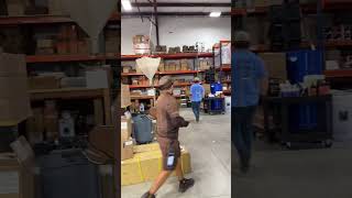 Let’s Give Delivery Drivers  A Hand! #ups #deliverydriver #ironorchiddesigns #diypaint #thriftflips