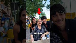She Thought It Was Just Another Selfie.. Until She Turned Around! 😱📸