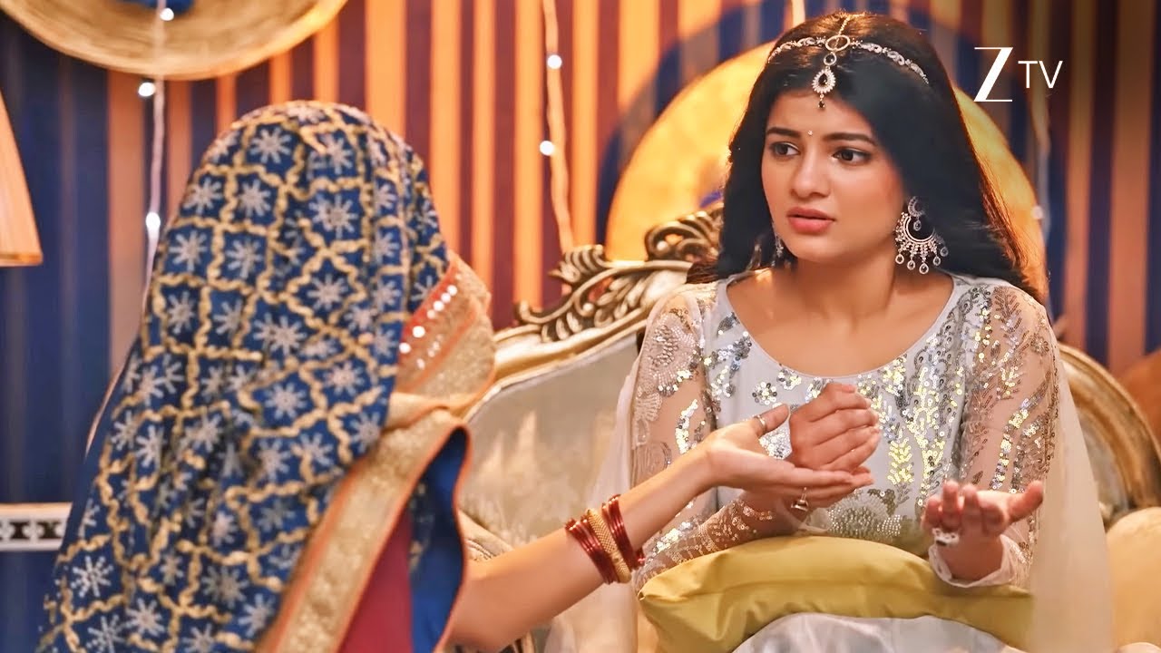 SARU | The veiled woman gives Saru a blessing!