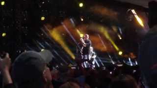 Blake Shelton - Footloose (Live CMA Fest 2013)