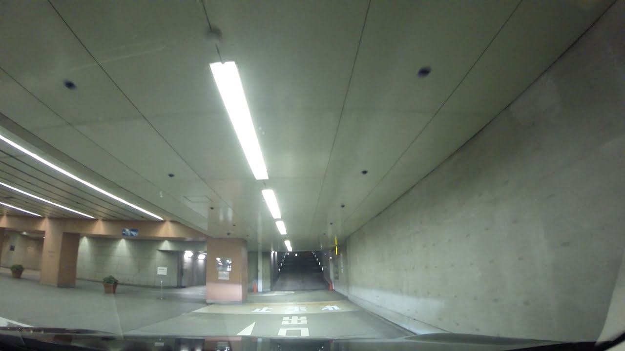 オペラ シティ 駐 車場