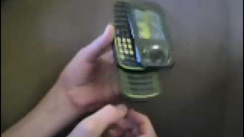 How to open the Pantech Matrix both ways