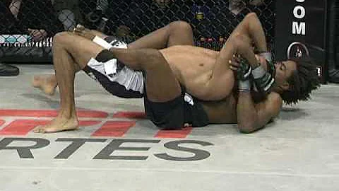 Bellator MMA: Victor Meza vs Omar De La Cruz (Roun...