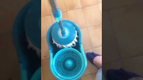 Como limpar o chão com mop?