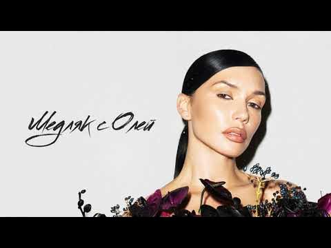 Daria Subbotina yalangoch Er xotinini begonalar oldida yechintiradi