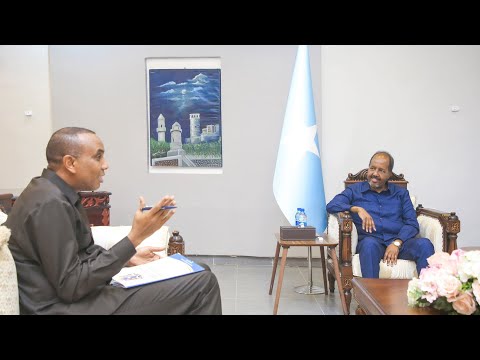 Ra Iisul Wasaare Xamse Barre Iyo Madaxweyne Xasan Sheekh Kala Hadlay Dhismaha Golaha Wasiiradiisa