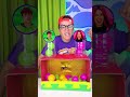 DESAFIO DAS BOLINHAS COM EMILLY VICK E VOID #brincadeiras #diversão #shortskids #emillyvickof