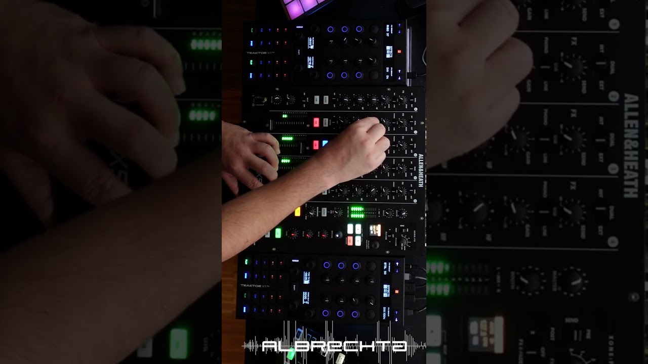 Minimal Techno Hybrid DJ Set | Xone PX5 + Traktor X1 MK3 + Maschine Plus| Studio Jam #techno auf YouTube ansehen Minimal Techno Hybrid DJ Set | Xone PX5 + Traktor X1 MK3 + Maschine Plus| Studio Jam #techno auf YouTube ansehen