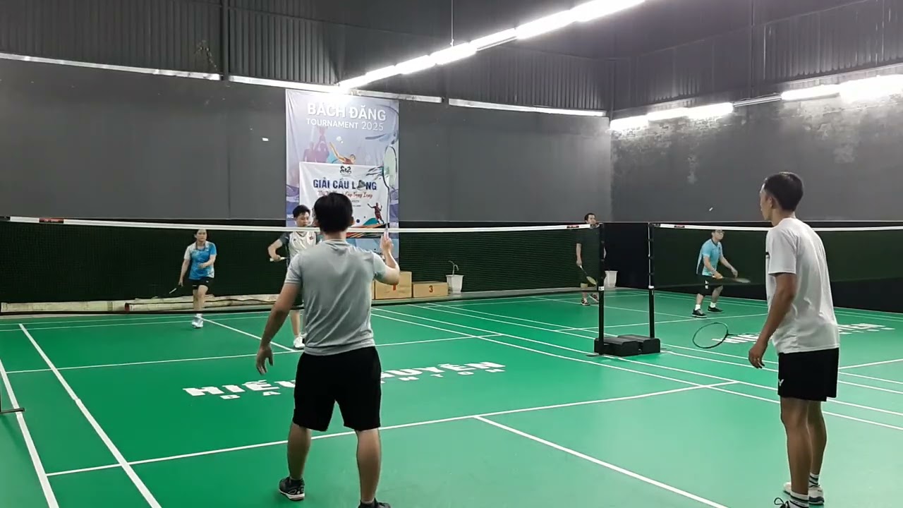 Hiền - Quế Vs Tuấn 2 - Vũ. 191225. Cầu lông giải trí, rèn luyện sức khỏe