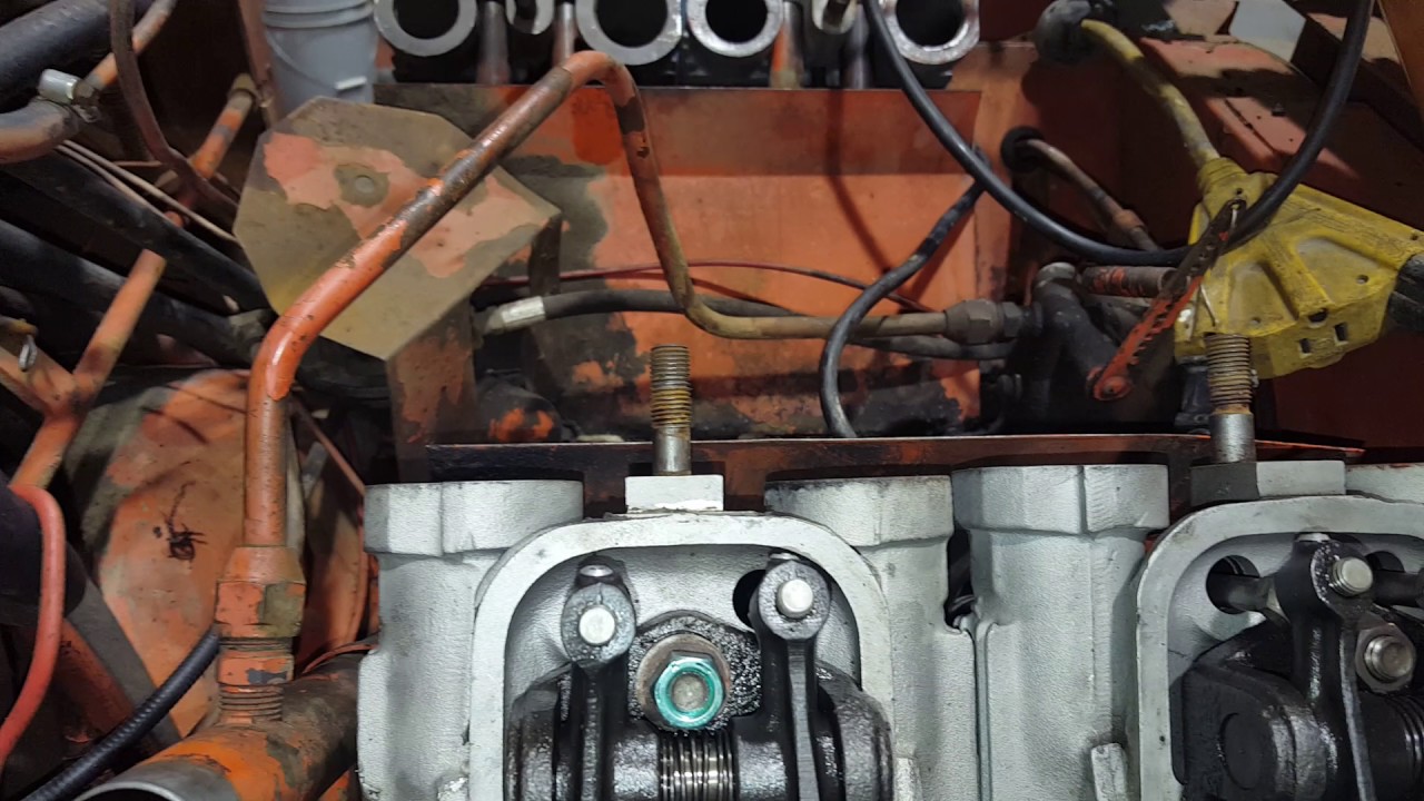 Wisconsin V465D engine head install YouTube