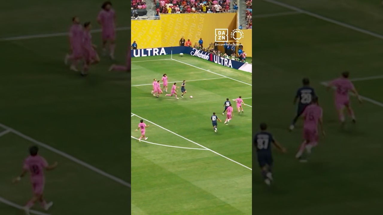 Elegance in motion 🪄 Watch the FCWC on @DAZN #FIFACWC #Skills #PSG