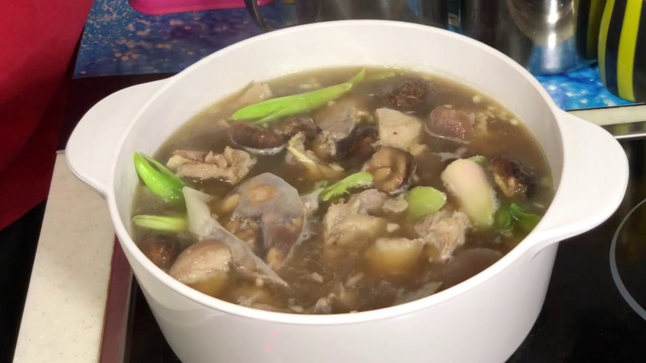 Braised sea cucumber with pig trotters 猪手焖海参