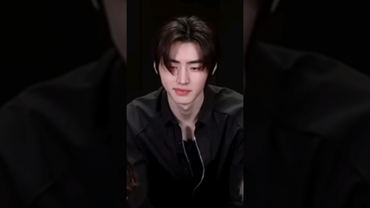 it's his smile... 🥵♥️ 