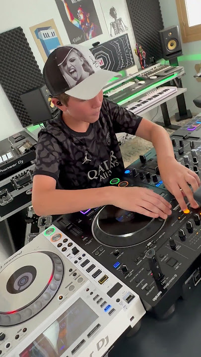 'Is This #mashup  Genius or Madness?' #dj ELFIGO