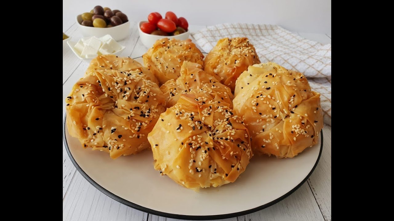 מאפה פילו בצורת פרח במילוי גבינות אפייה ביתית סיגל ברמר