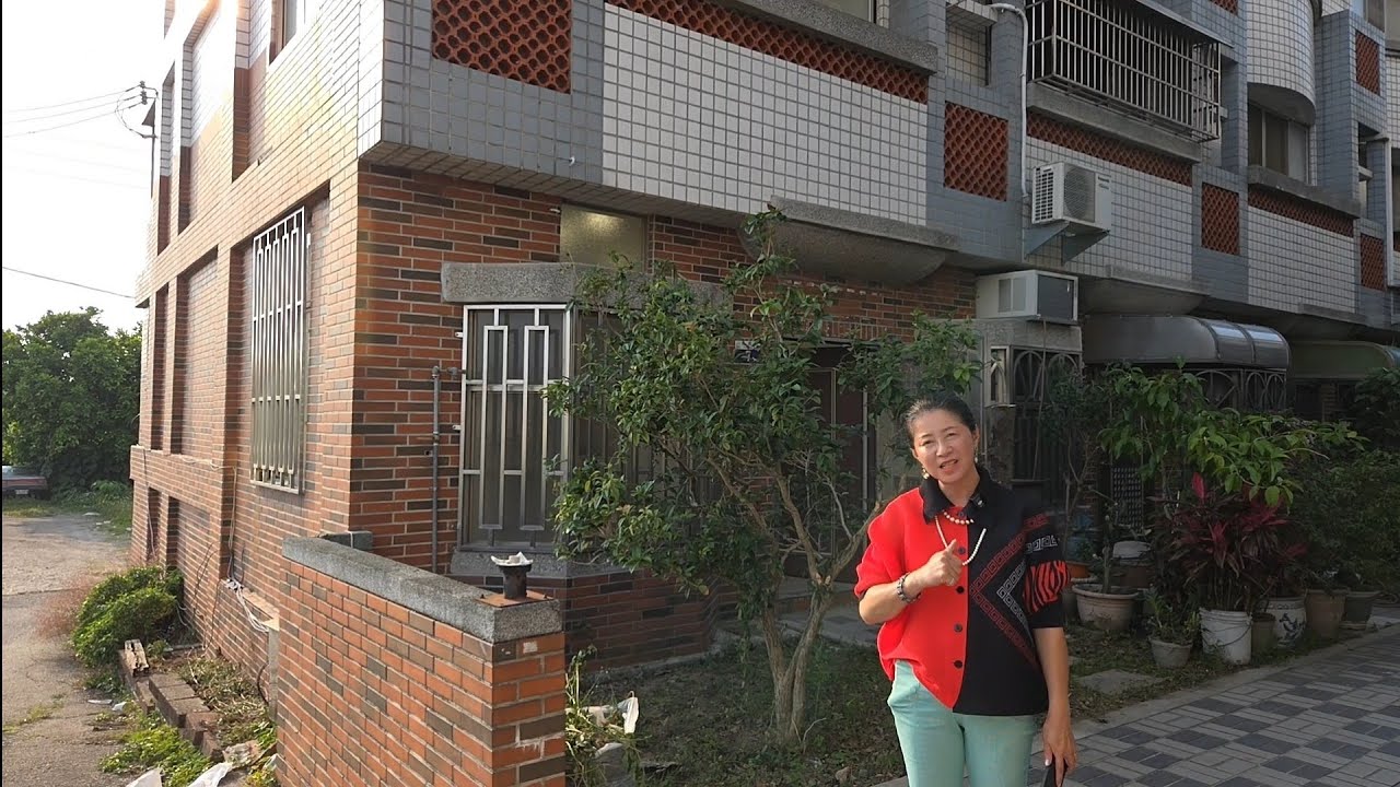 1498萬買台中大雅近上楓國小邊間29大地坪大室內4樓透天別墅4房3衛有前院花園B1車庫有大露台間間開窗採光極佳可裝天然瓦斯 0977188512 傅晏棠房地產