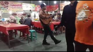 #onceakumau #akumaucover Once - aku mau cover pengamen suara yang khas #rukmanawijaya