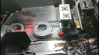 Fully automatic bearing packing machine hinge door handle flow wrapping machine