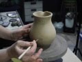 Обучение гончарству. Делаем кувшин. How to make a pitcher on a pottery wheel.