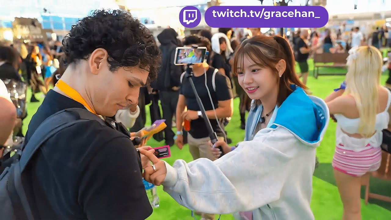 Рэй встречает новых друзей-стримеров на Twitchcon в Сан-Диего