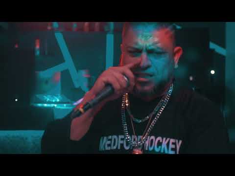 OVI ONE FT DOBLE X:CRUZANDO ESTAS MURALLAS EN VIVO