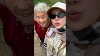 [240823] Tang Min and Her Grandma New Video Update Happy Trip in London