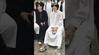 Kim Taehyung Muslim look is so beautiful mashallah 💕❤️🥺#bts #v #youtubeshort screenshot 4