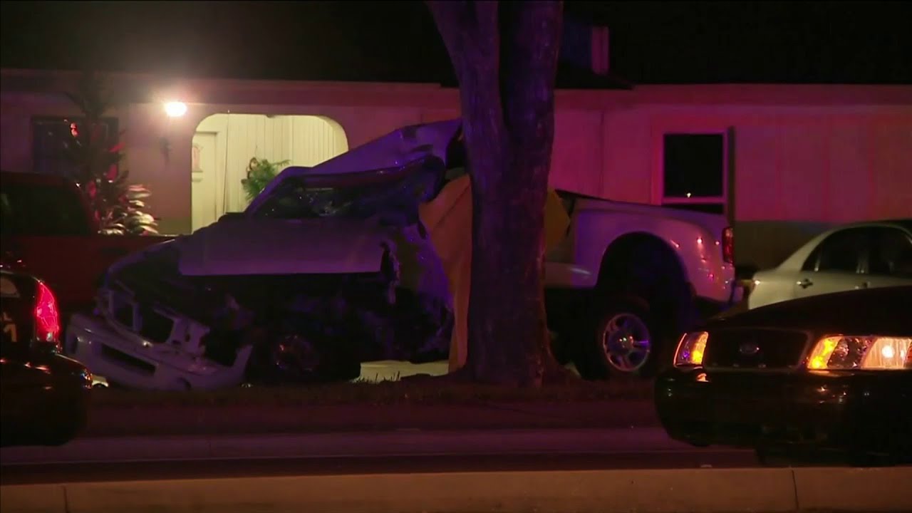 1 dies after pickup truck crashes into tree in Miramar - YouTube