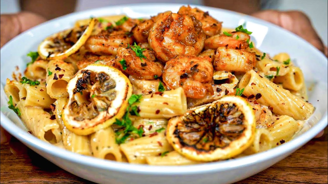 Lemony pasta with roasted shrimps