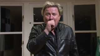 DAVID VAN DAY - Supports Cuddly Toy to Christmas No.1